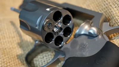 Descubra a Letalidade do Revolver Calibre .32: Um Guia Completo