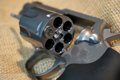 Descubra a Letalidade do Revolver Calibre .32: Um Guia Completo